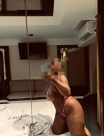 Olá amores. sou preta intensa, tenho seios fartos e bumbum natural, sou muito simpática. venha marcar seu atendimento! não irá se arrepender. sem local residência ou motel