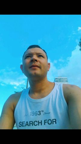 Seu prazer está aqui vem. Sigilo absoluto. Casadas e coroas que gosta daquela chupada bem gostosa na buceta vem sentir minha boca na sua bucetinha adoro. Faço chamada de vídeo 